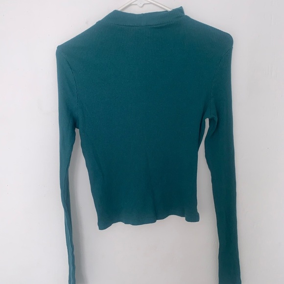 Rue 21 brand V neck choker top. - Picture 3 of 3